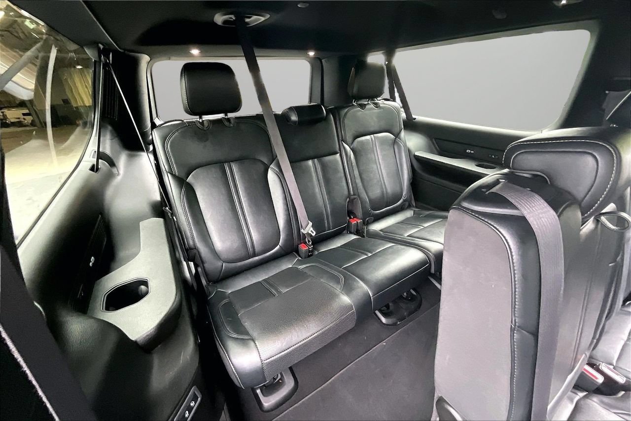 Certified 2024 Jeep Wagoneer L Series II w/ Flexible Seating Group AWD/4WD image 26