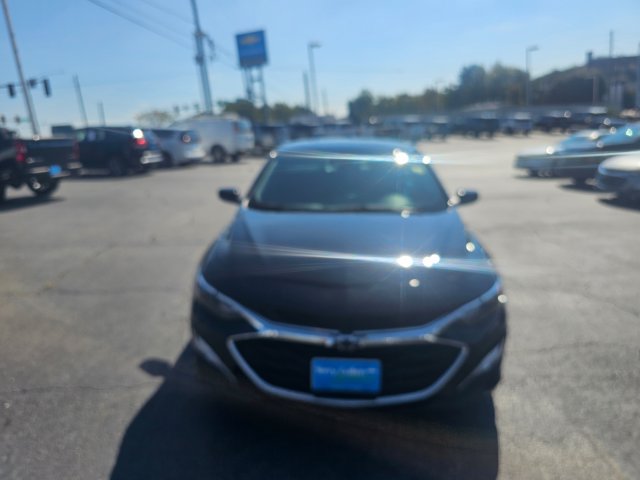 Used 2025 Chevrolet Malibu RS FWD image 2