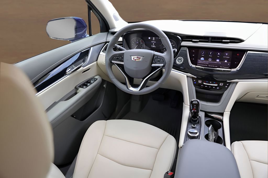 Certified 2025 Cadillac XT6 Premium Luxury w/ Technology Package FWD image 29