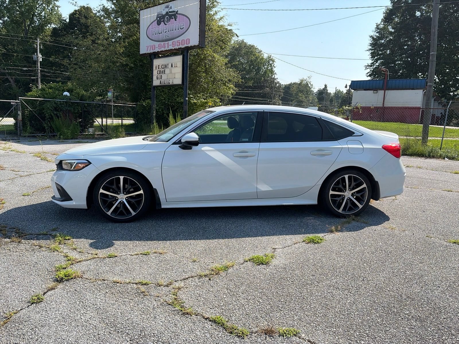 Used 2022 Honda Civic Touring image 3
