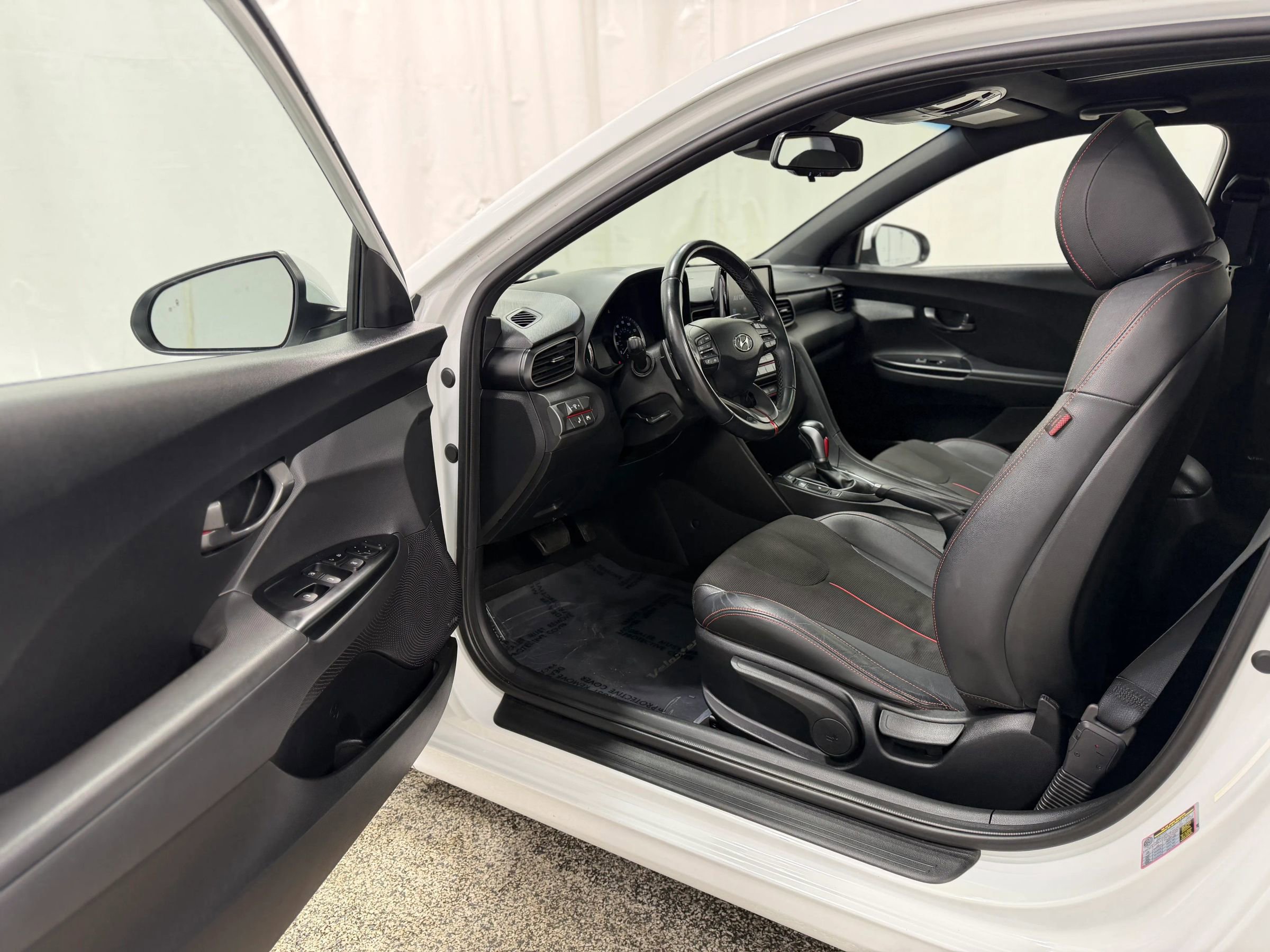 Used 2019 Hyundai Veloster 2.0 Premium image 10