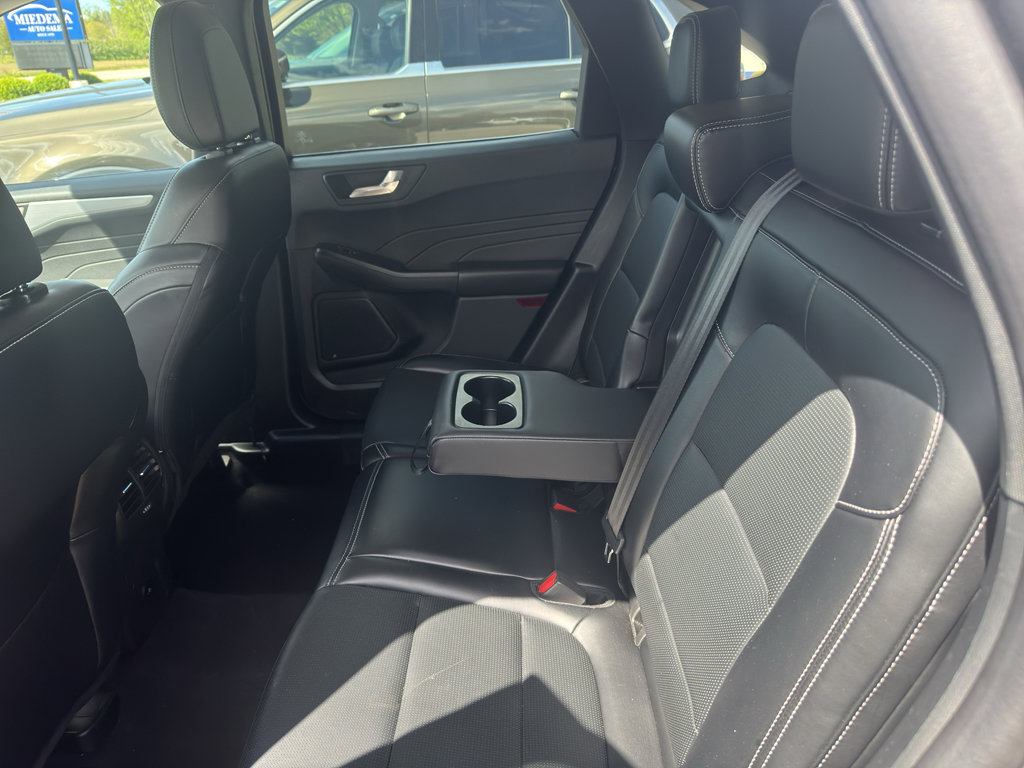 Used 2025 Ford Escape Platinum AWD/4WD image 30