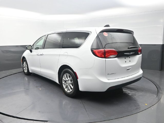 New 2027 Chrysler Pacifica LX FWD image 6