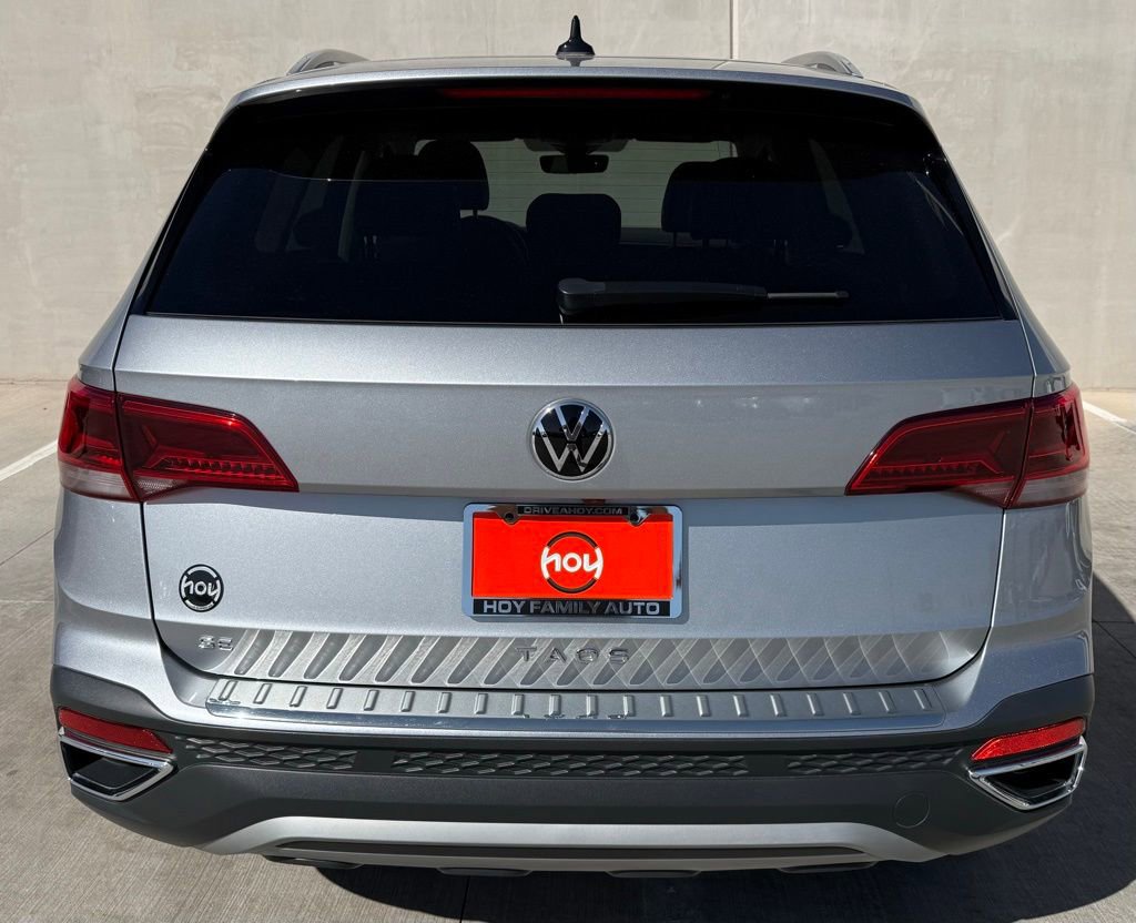 Used 2024 Volkswagen Taos SE image 4