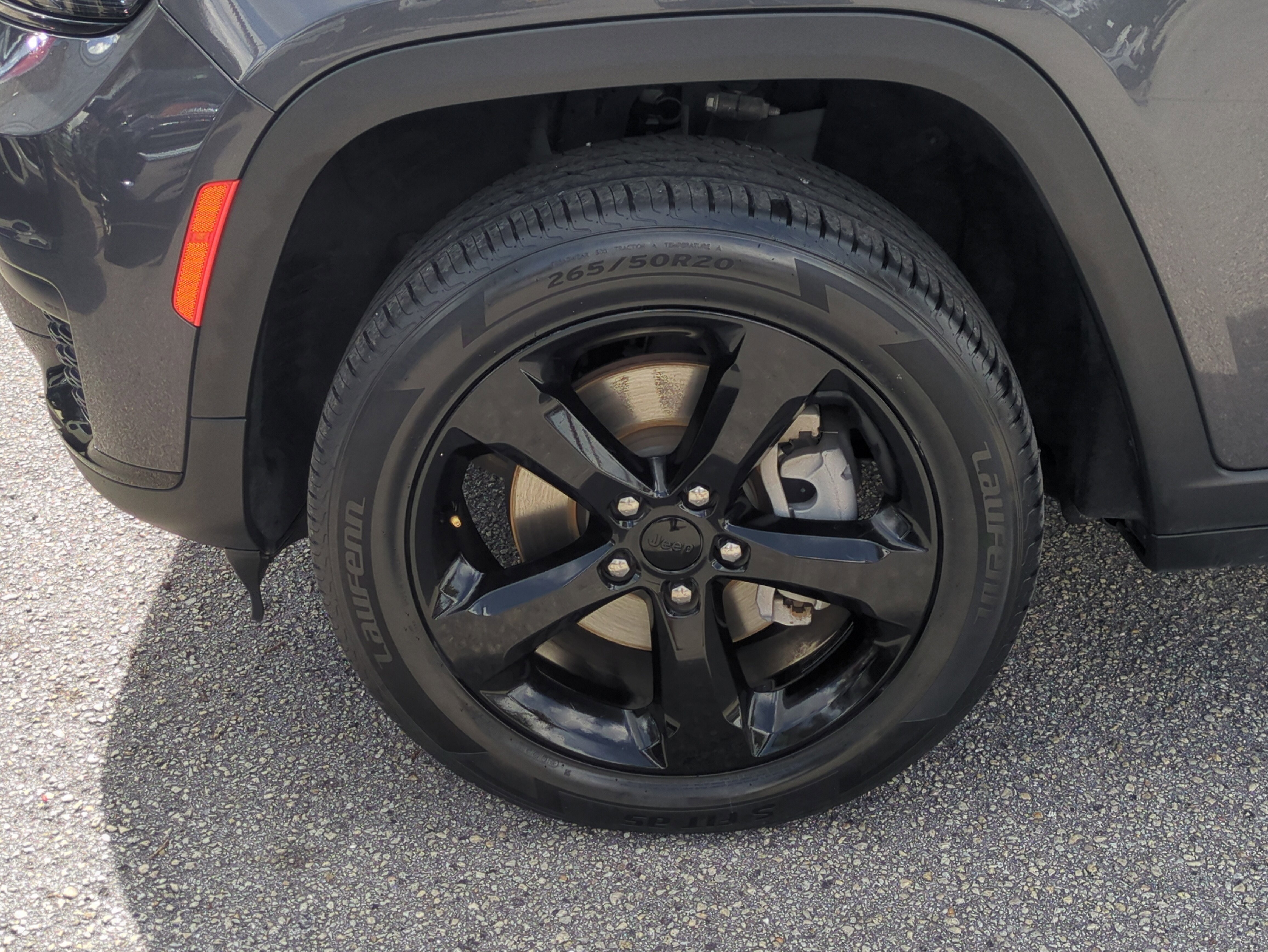 Certified 2023 Jeep Grand Cherokee L Altitude image 11