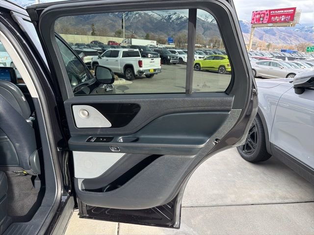 Used 2025 Lincoln Aviator Reserve w/ Equipment Group 201A image 33