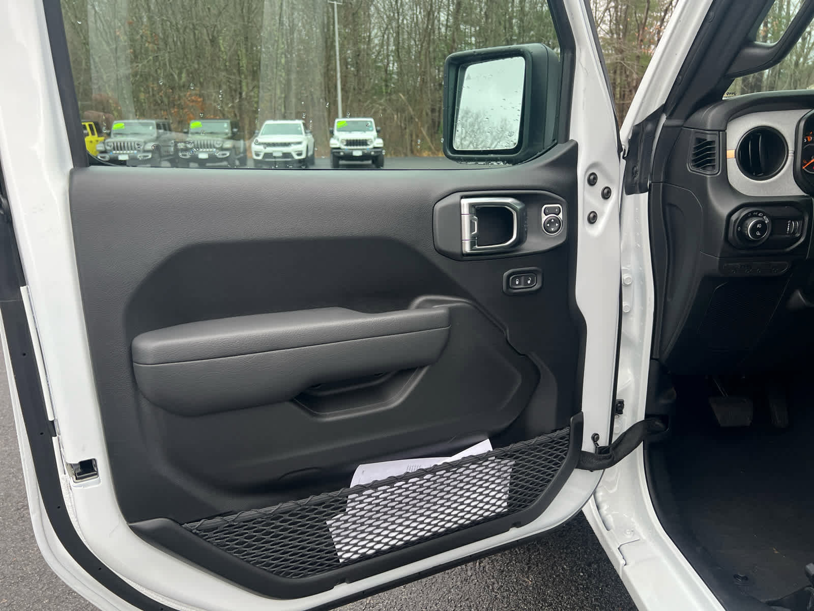 New 2026 Jeep Gladiator Sport AWD/4WD image 15