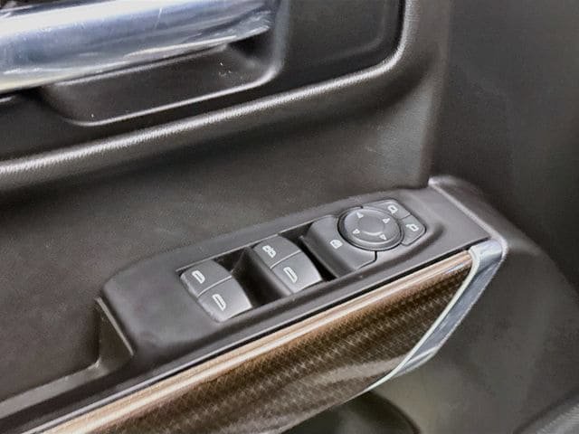 Used 2022 Chevrolet Silverado 1500 LT AWD/4WD image 18