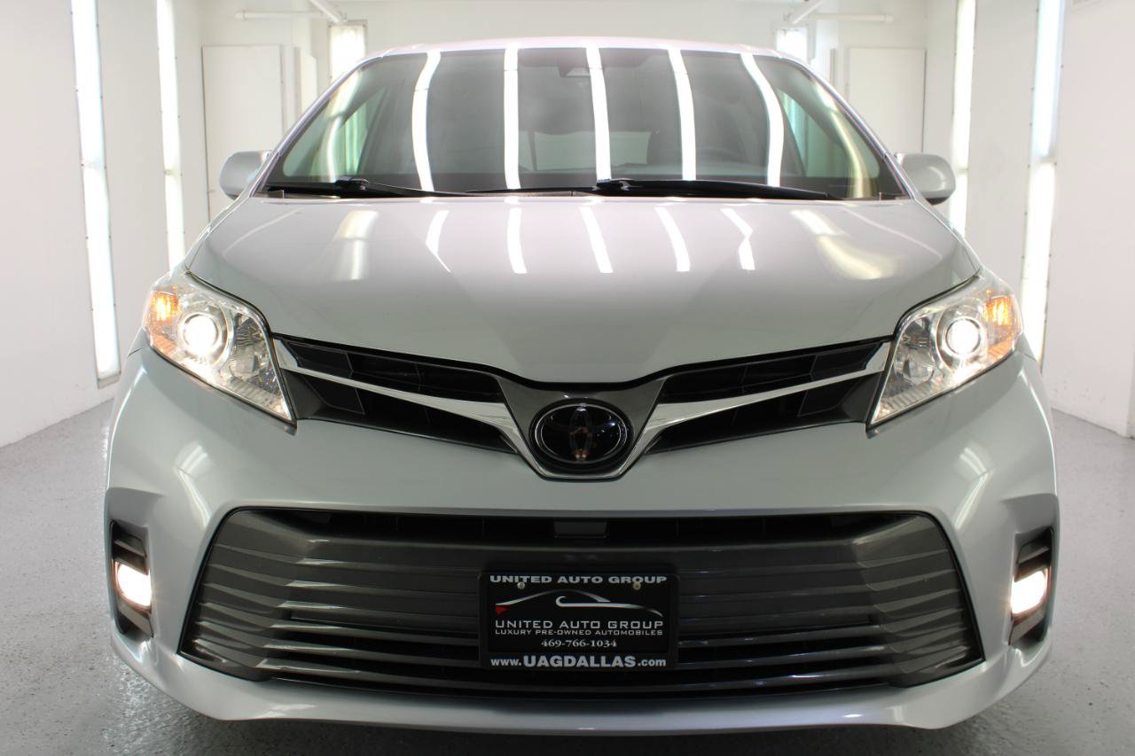 Used 2020 Toyota Sienna XLE Premium FWD image 10