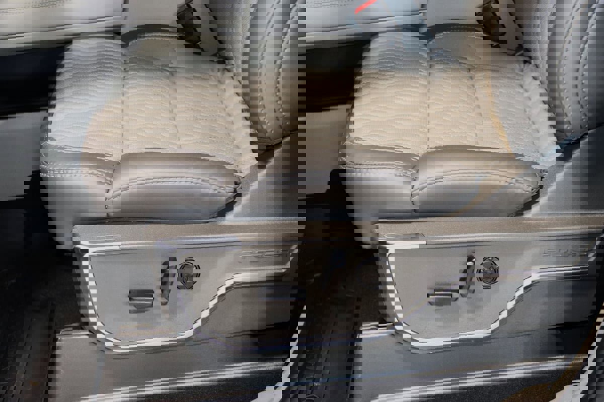 Used 2026 Ford F250 Platinum w/ Platinum Plus Package image 49