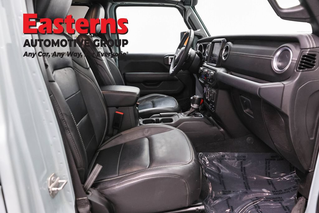 Used 2023 Jeep Wrangler Unlimited Sahara w/ Cold Weather Group AWD/4WD image 24