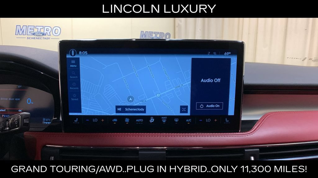 Used 2025 Lincoln Corsair Grand Touring w/ Towing Package AWD/4WD image 36
