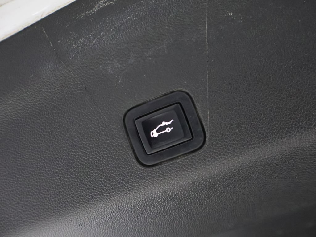 Used 2021 Chevrolet Suburban RST AWD/4WD image 22