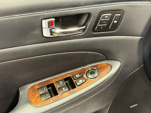 Used 2009 Hyundai Genesis 3.8 w/ Technology Pkg 4 image 16