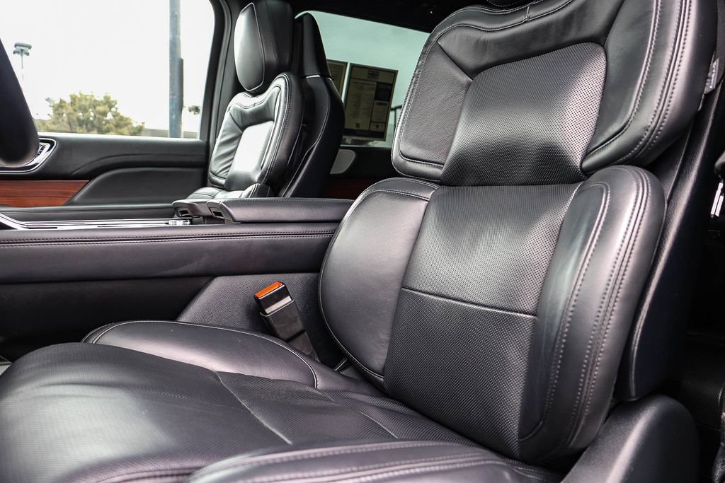 Certified 2023 Lincoln Navigator L Reserve RWD image 29