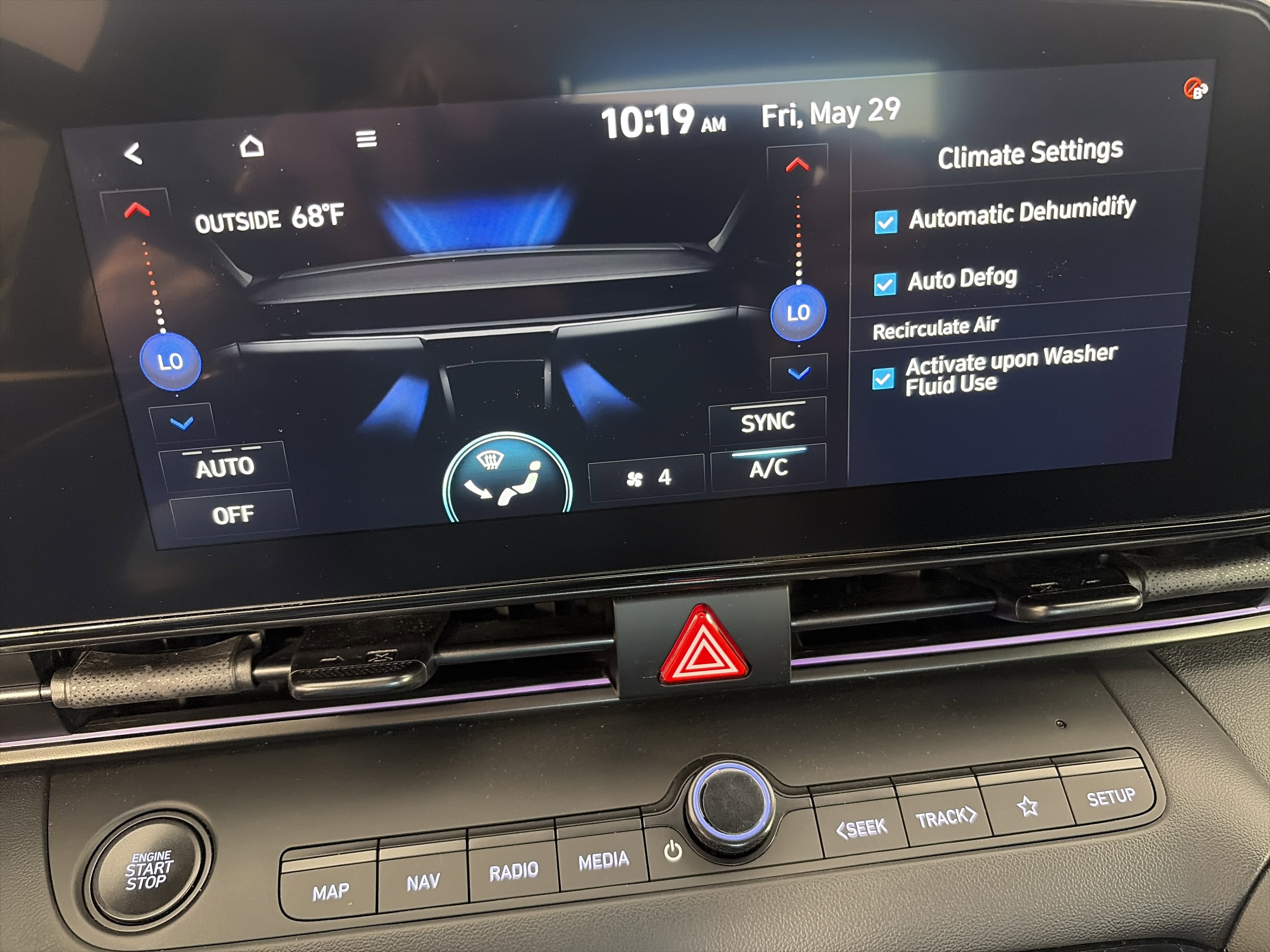 Used 2025 Hyundai Elantra SEL FWD image 21