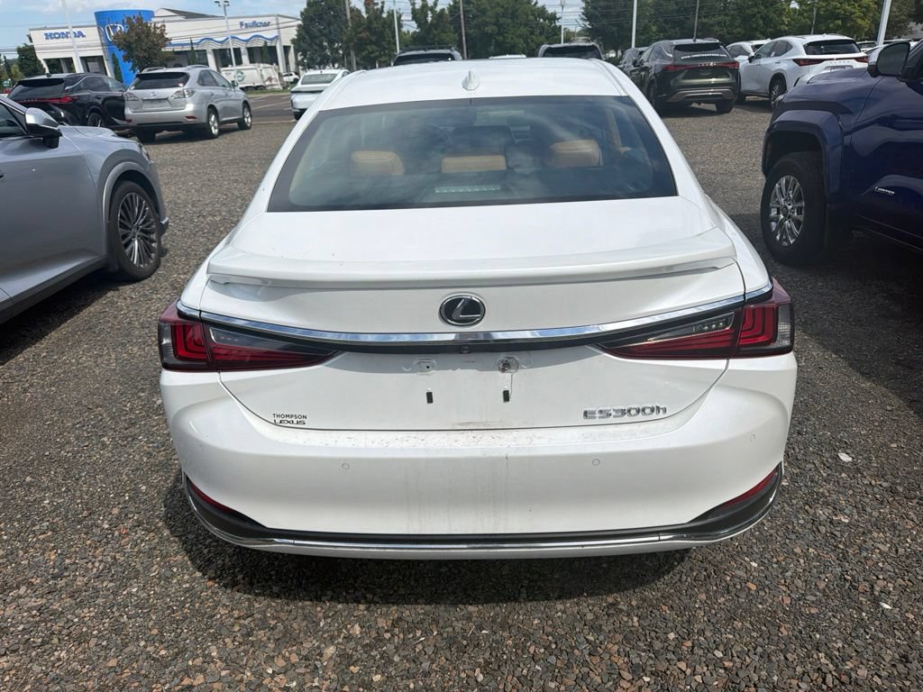 Used 2024 Lexus ES 300h w/ Premium Package FWD image 5