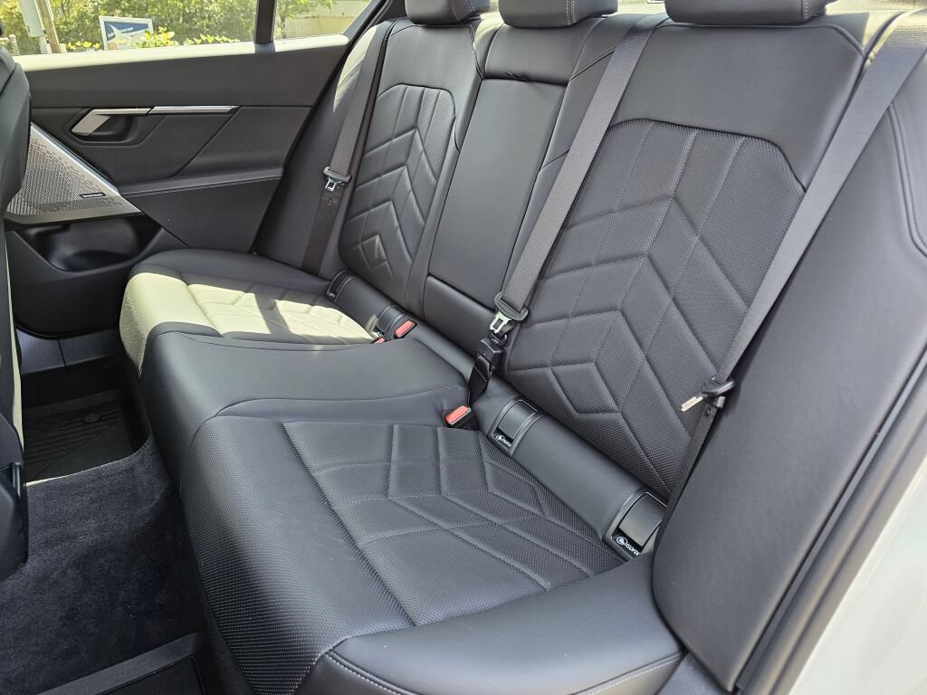 Used 2026 BMW 530i xDrive w/ Premium Package AWD/4WD image 19