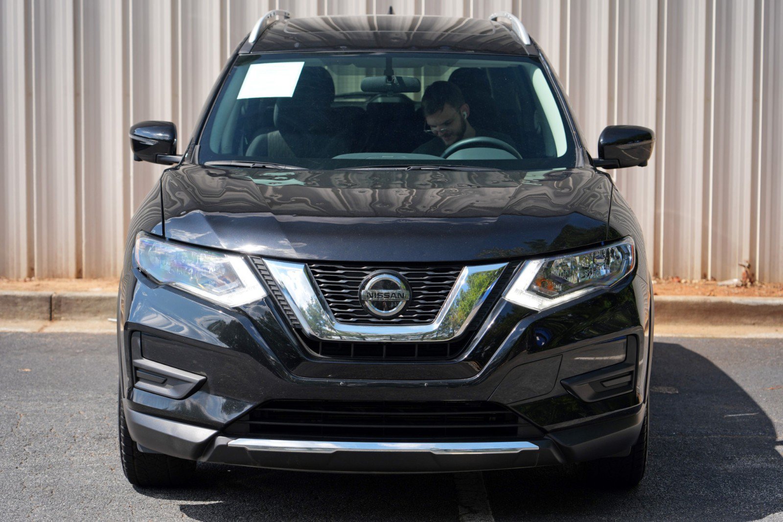 Used 2018 Nissan Rogue SV w/ Sun & Sound Touring Package AWD/4WD image 43