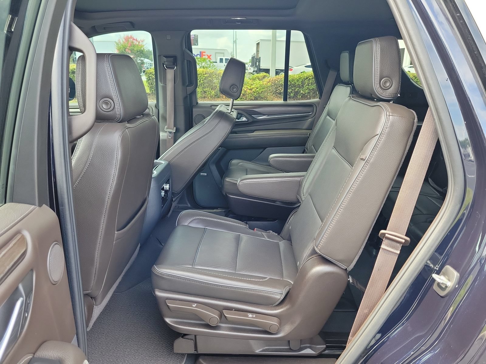 Used 2023 GMC Yukon Denali RWD image 12
