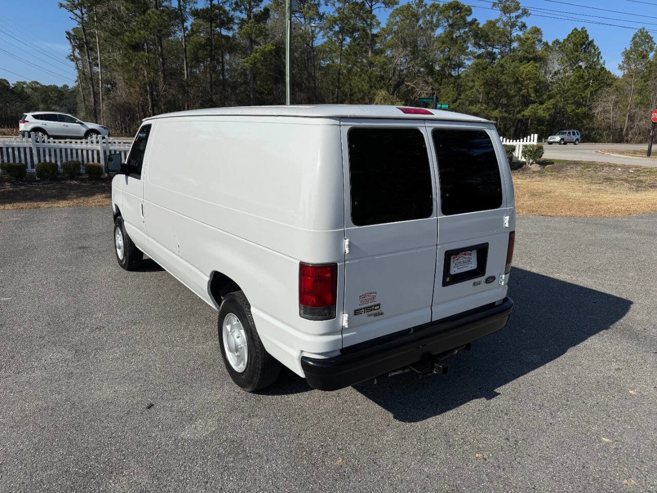 Used 2011 Ford E-150 and Econoline 150 E 150 3dr Cargo Van w/ PWR Group image 4