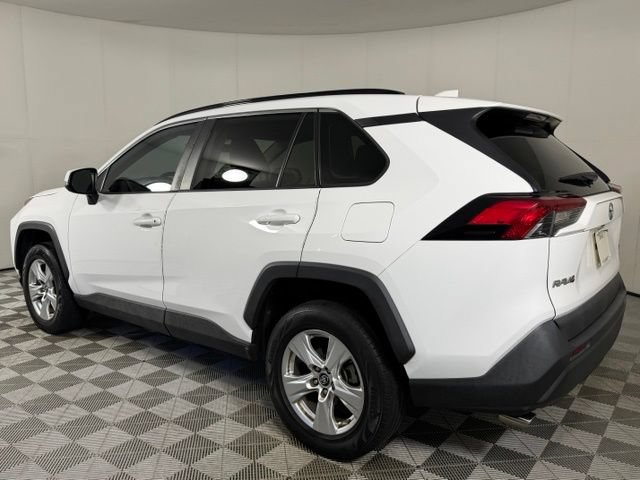 Used 2019 Toyota RAV4 XLE FWD image 4