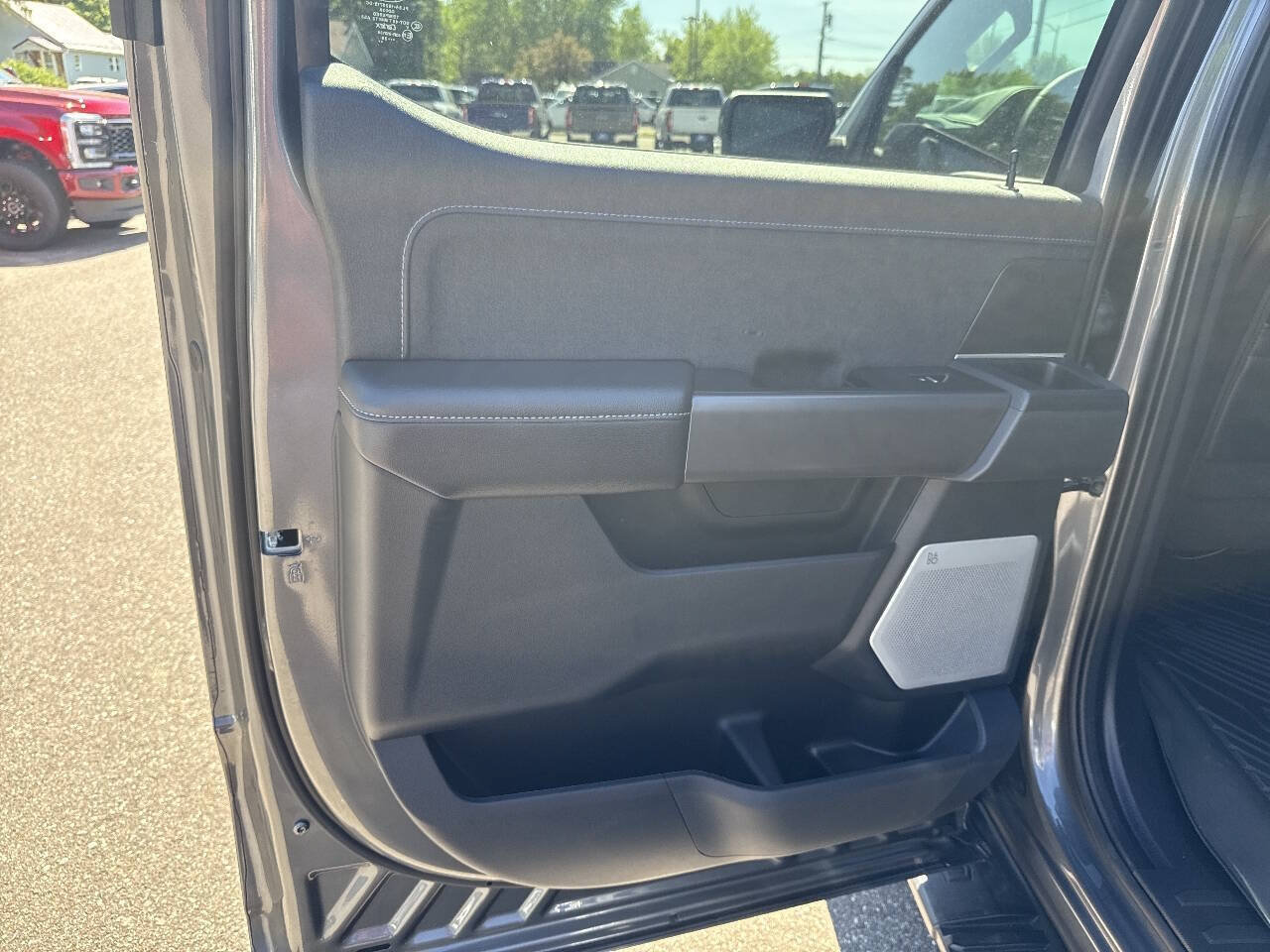 Used 2025 Ford F150 Lariat w/ Equipment Group 502A High AWD/4WD image 26