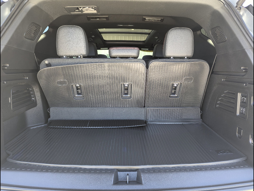 Used 2024 Chevrolet Traverse RS AWD/4WD image 22