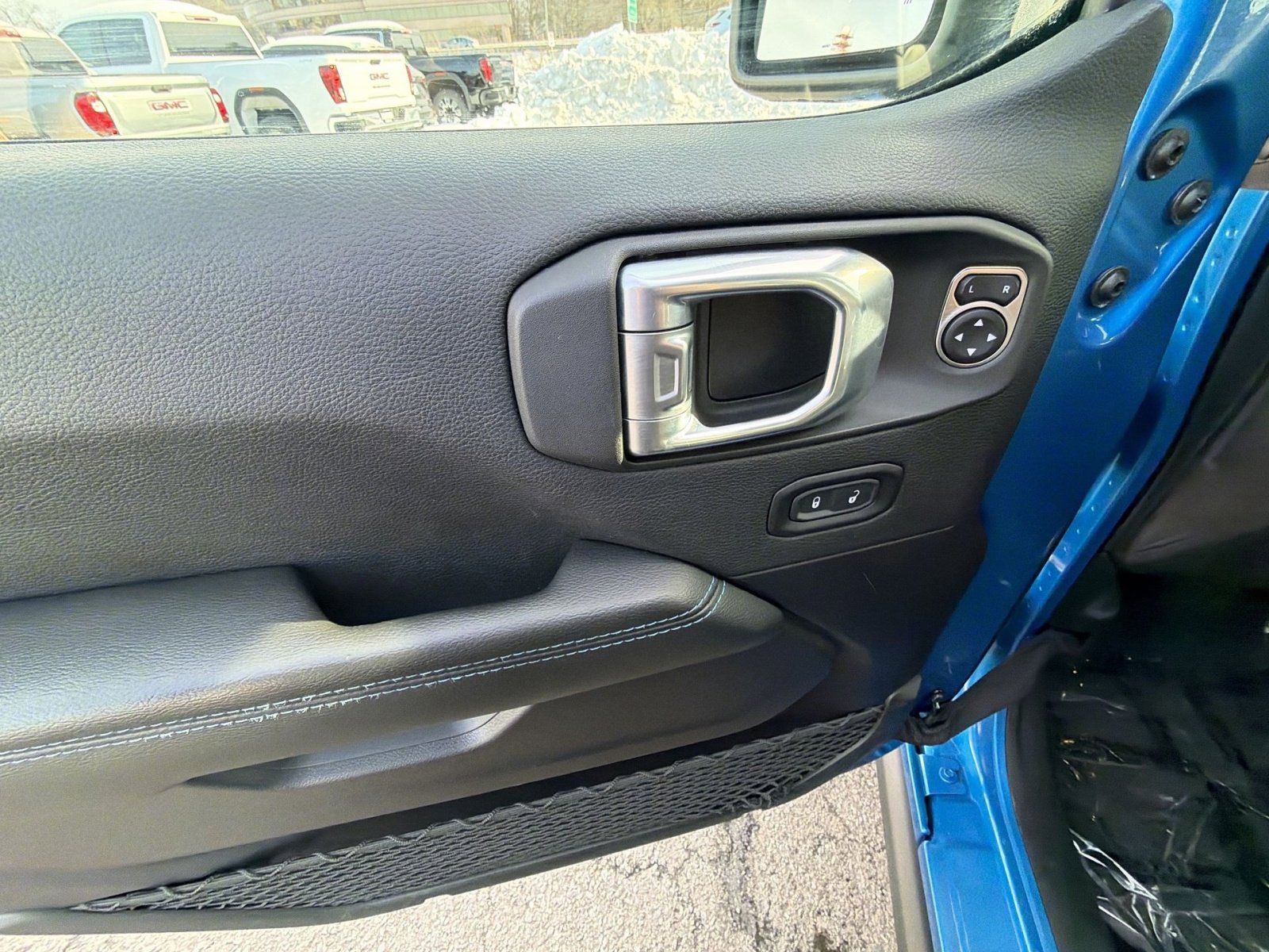 Used 2021 Jeep Wrangler Unlimited Rubicon 4xe w/ Steel Bumper Group image 15