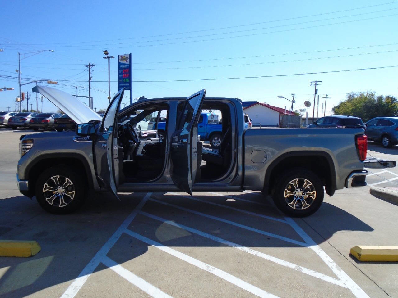 Used 2025 GMC Sierra 1500 SLT image 25