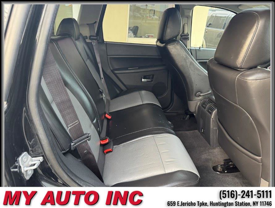Used 2010 Jeep Grand Cherokee Laredo image 32