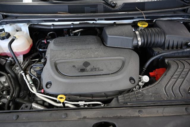 Used 2025 Chrysler Pacifica Select FWD image 33