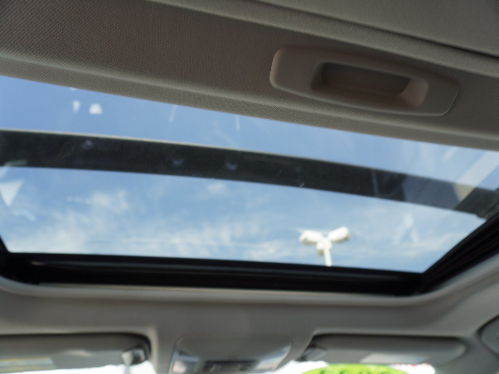Used 2022 Toyota RAV4 XLE w/ Convenience Package FWD image 14
