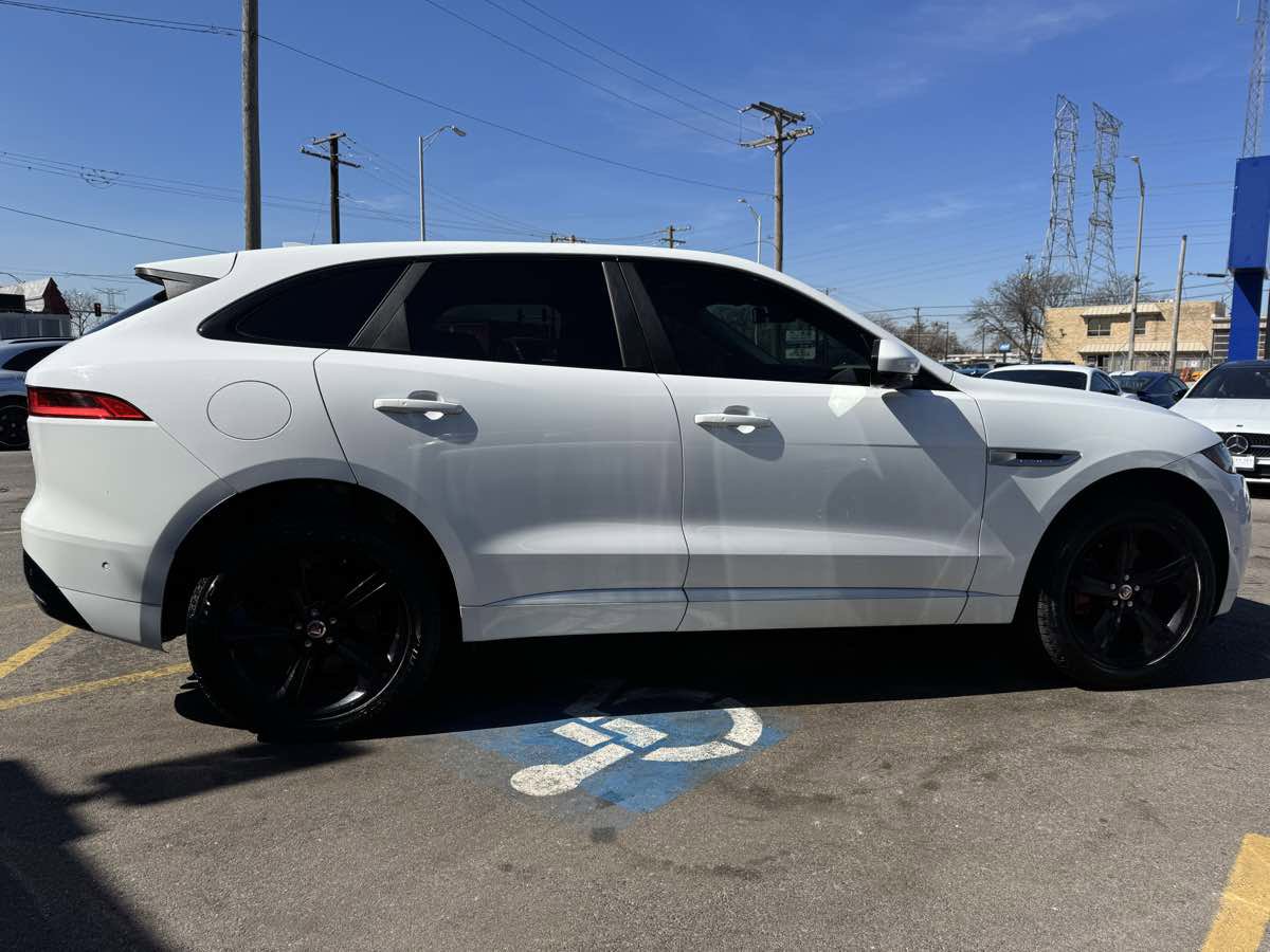 Used 2017 Jaguar F-PACE S image 4