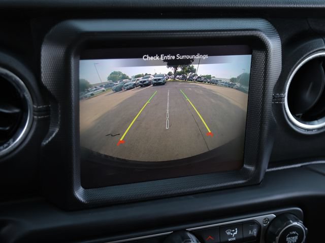 Used 2023 Jeep Wrangler Unlimited Sahara AWD/4WD image 19
