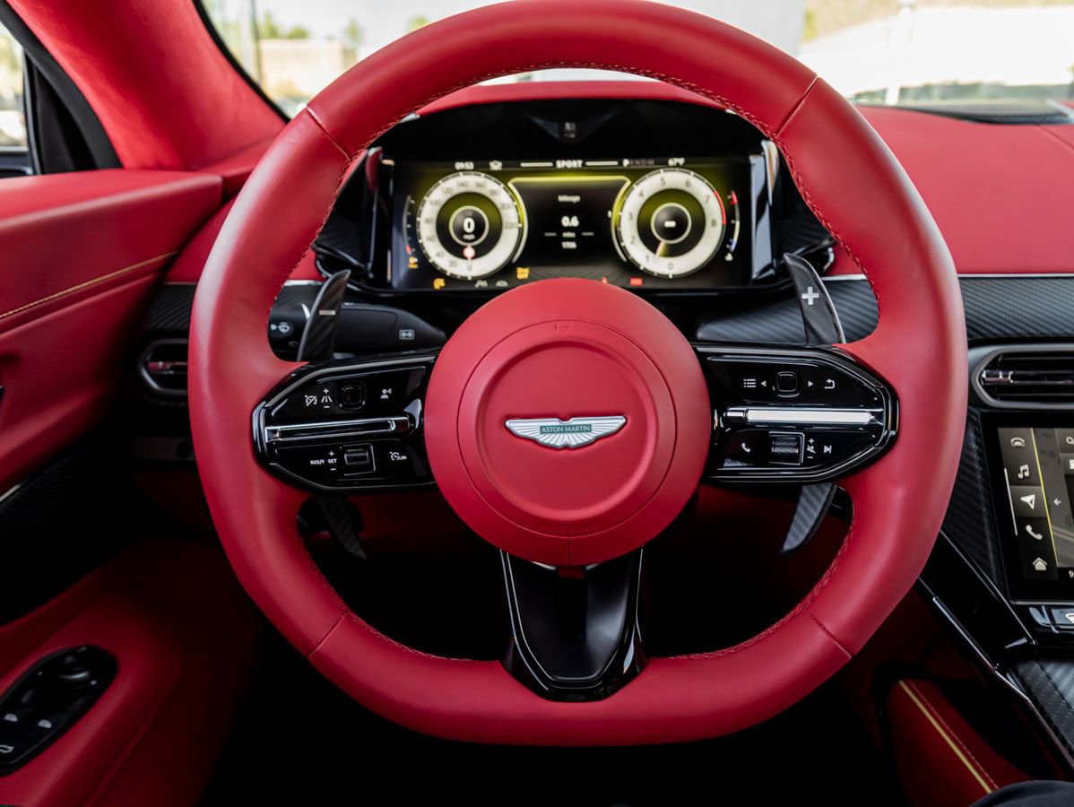 Used 2026 Aston Martin V8 Vantage Coupe RWD image 12