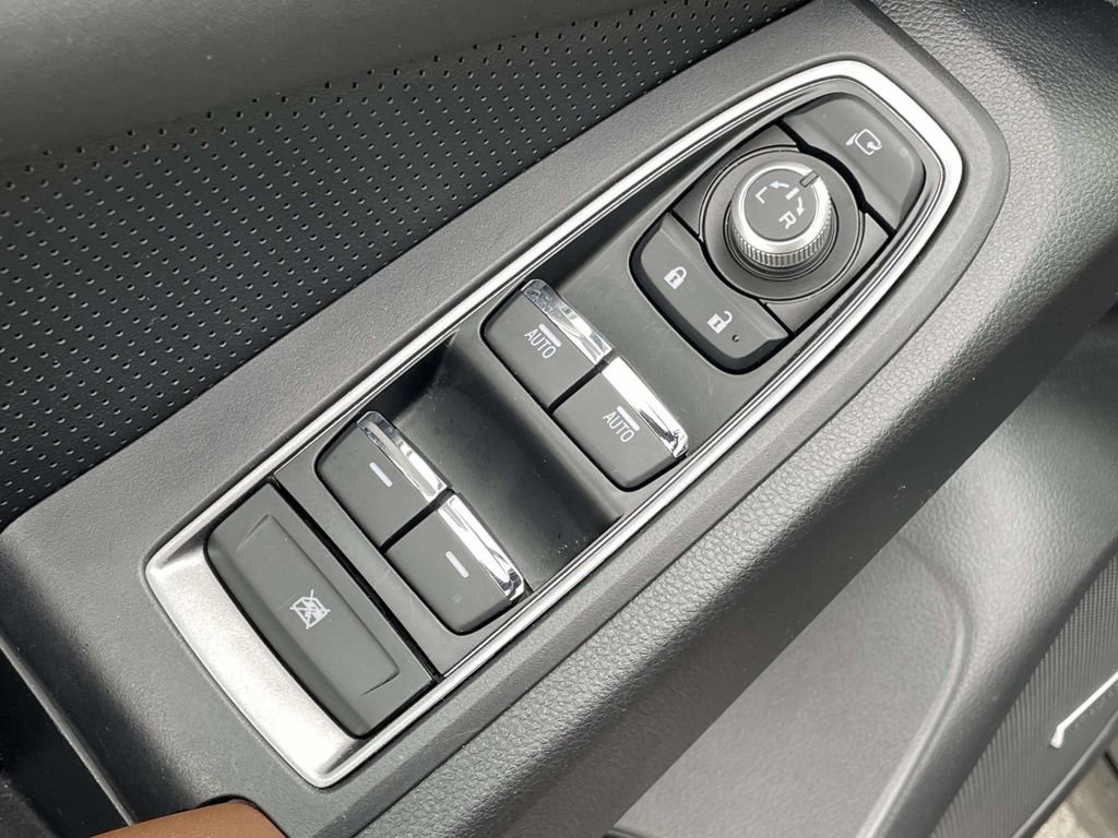 Used 2025 Subaru Ascent Touring w/ Popular Package #2 image 7