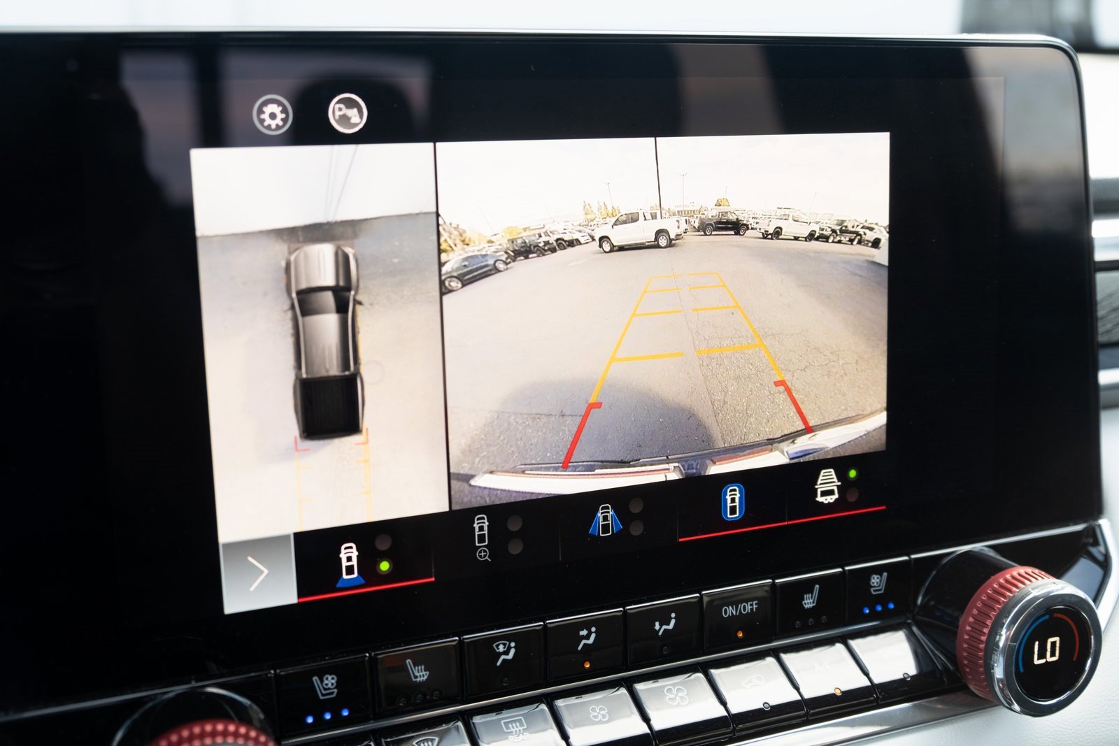 Used 2024 GMC Canyon AT4X image 4