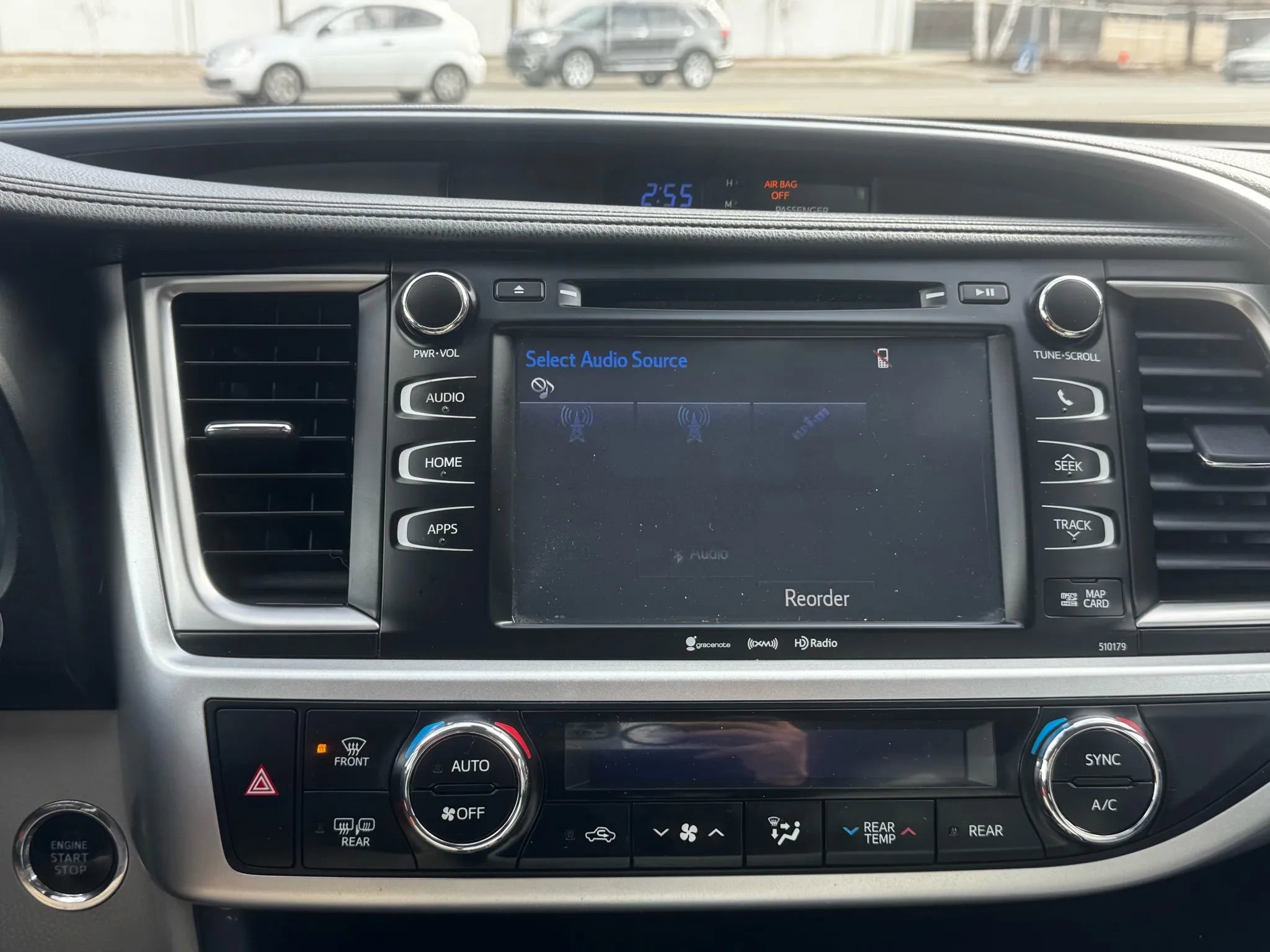 Used 2017 Toyota Highlander XLE AWD/4WD image 13