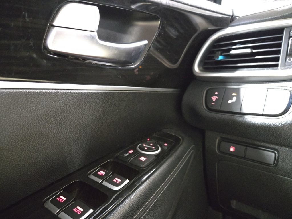 Certified 2019 Kia Sorento AWD w/ LX Convenience Package image 32