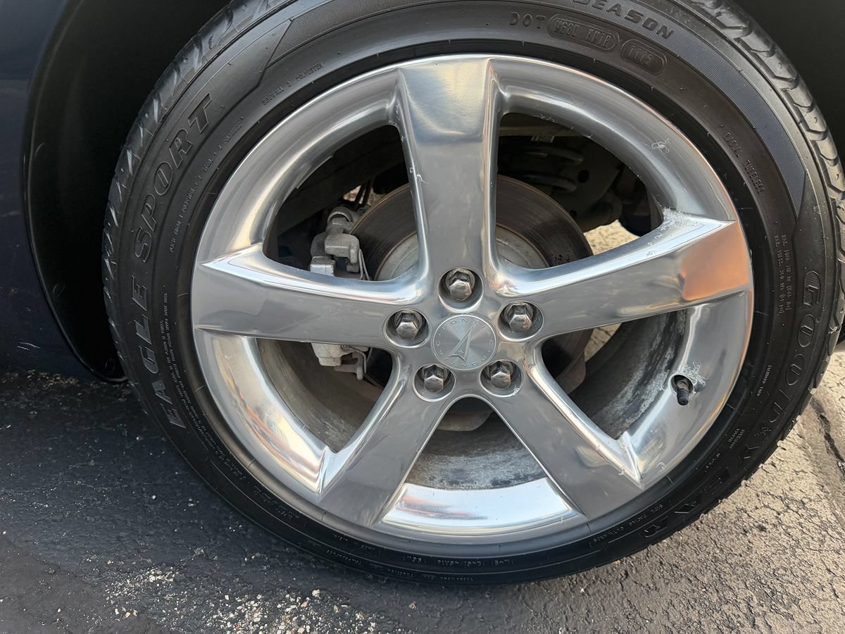 Used 2006 Pontiac Solstice Convertible w/ Premium Package RWD image 27