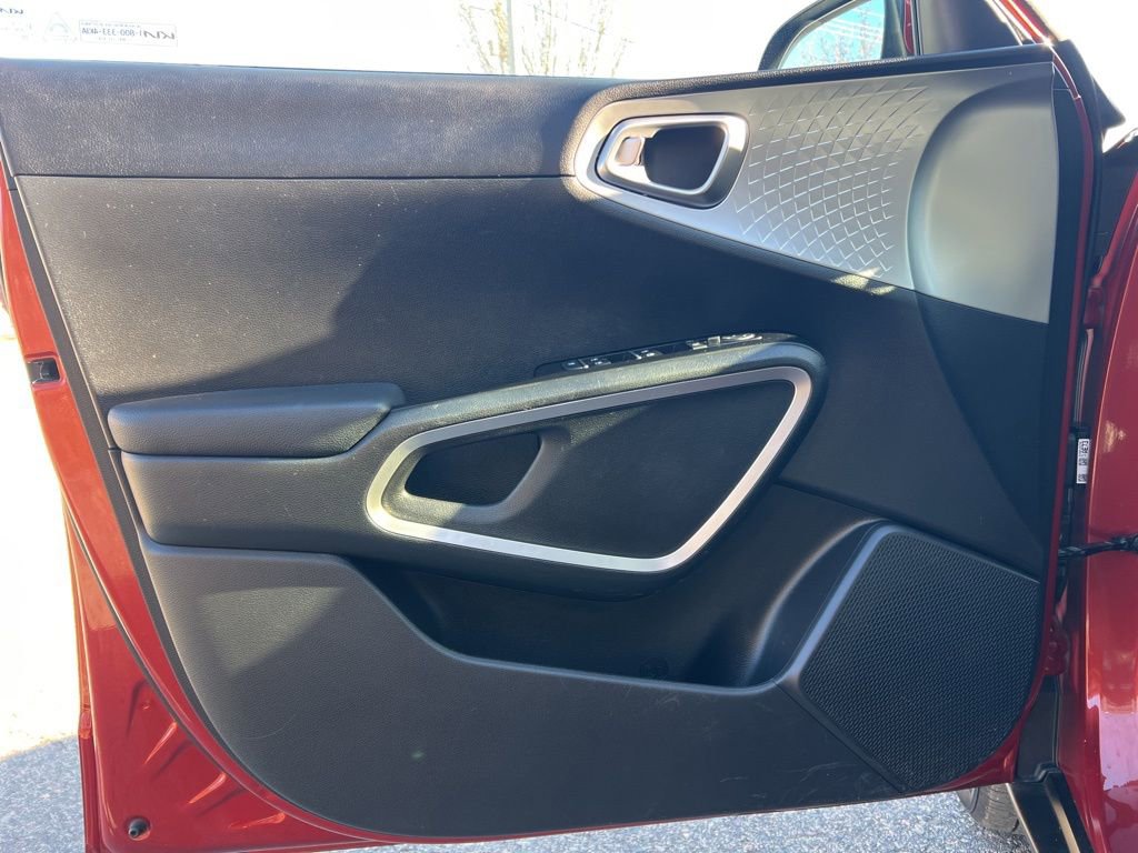 Certified 2023 Kia Soul LX image 10