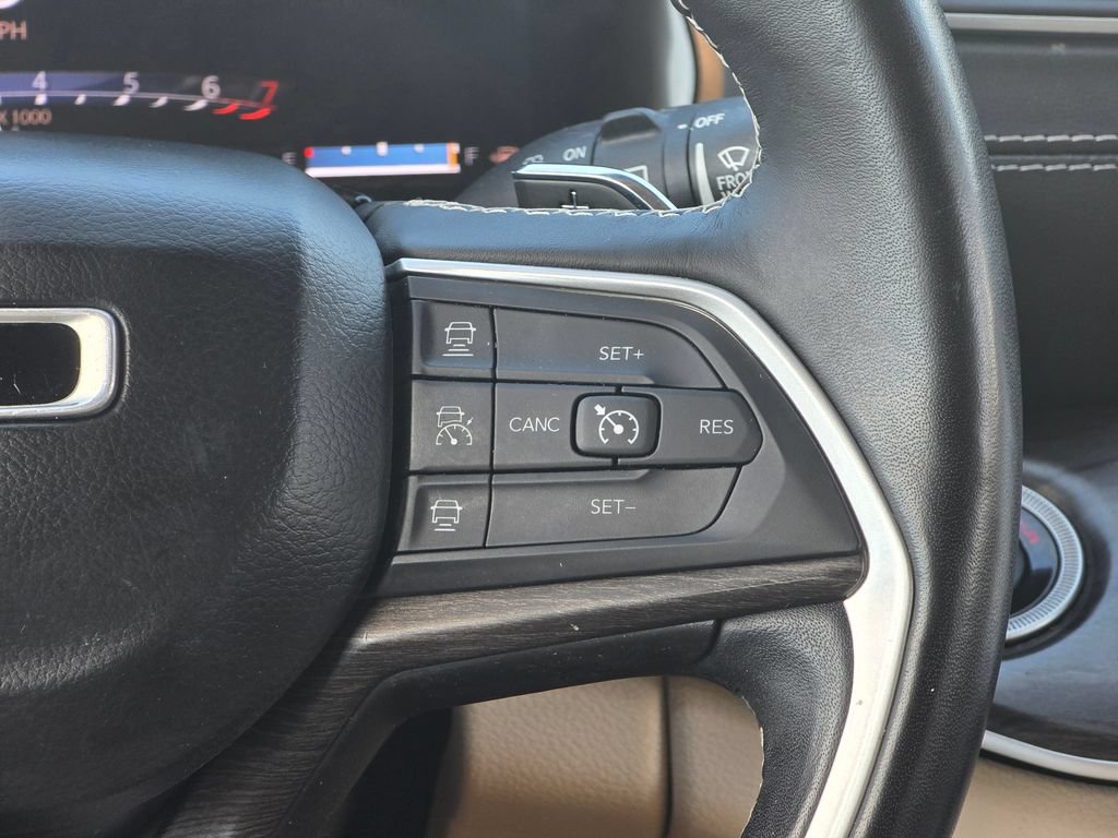 Used 2021 Jeep Grand Cherokee L Limited AWD/4WD image 18