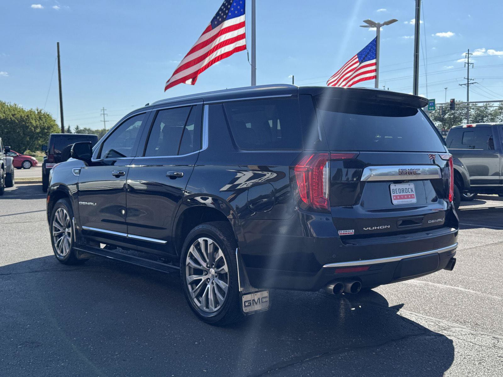 Used 2021 GMC Yukon Denali w/ Denali Premium Package AWD/4WD image 5