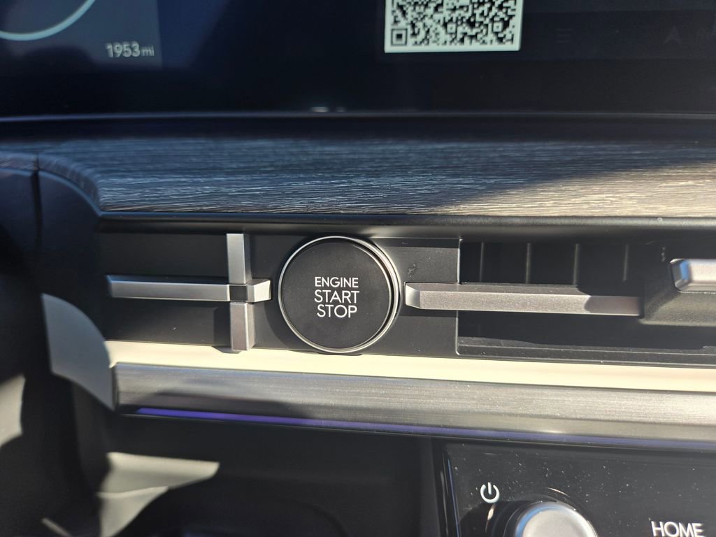 Used 2025 Hyundai Santa Fe Limited image 19
