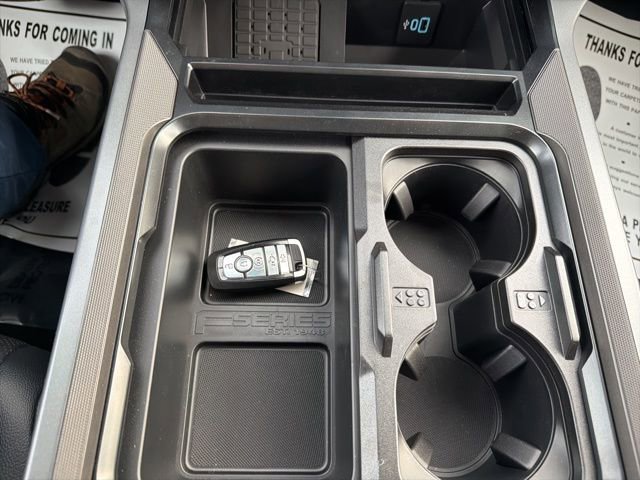 New 2026 Ford F250 Lariat w/ Black Appearance Package image 25