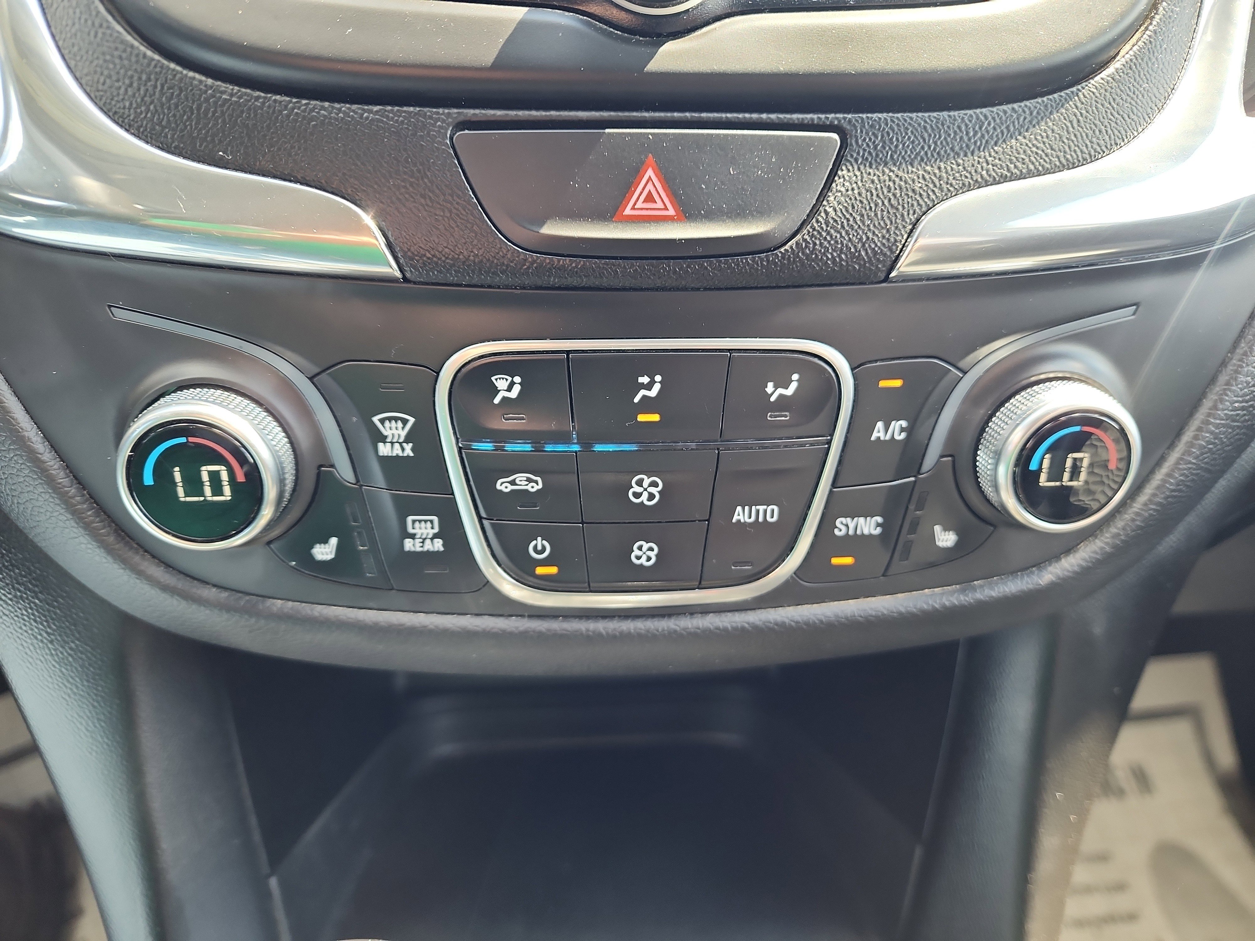 Used 2019 Chevrolet Equinox LT image 16