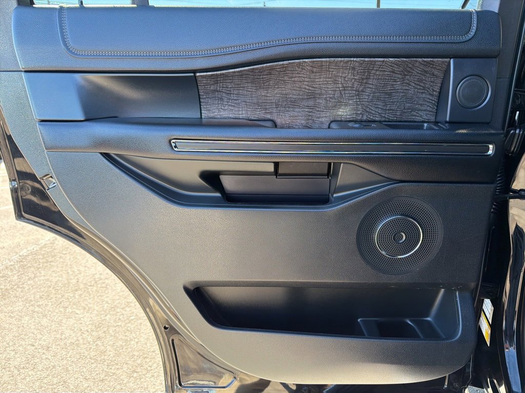 Used 2021 Ford Expedition Limited image 23