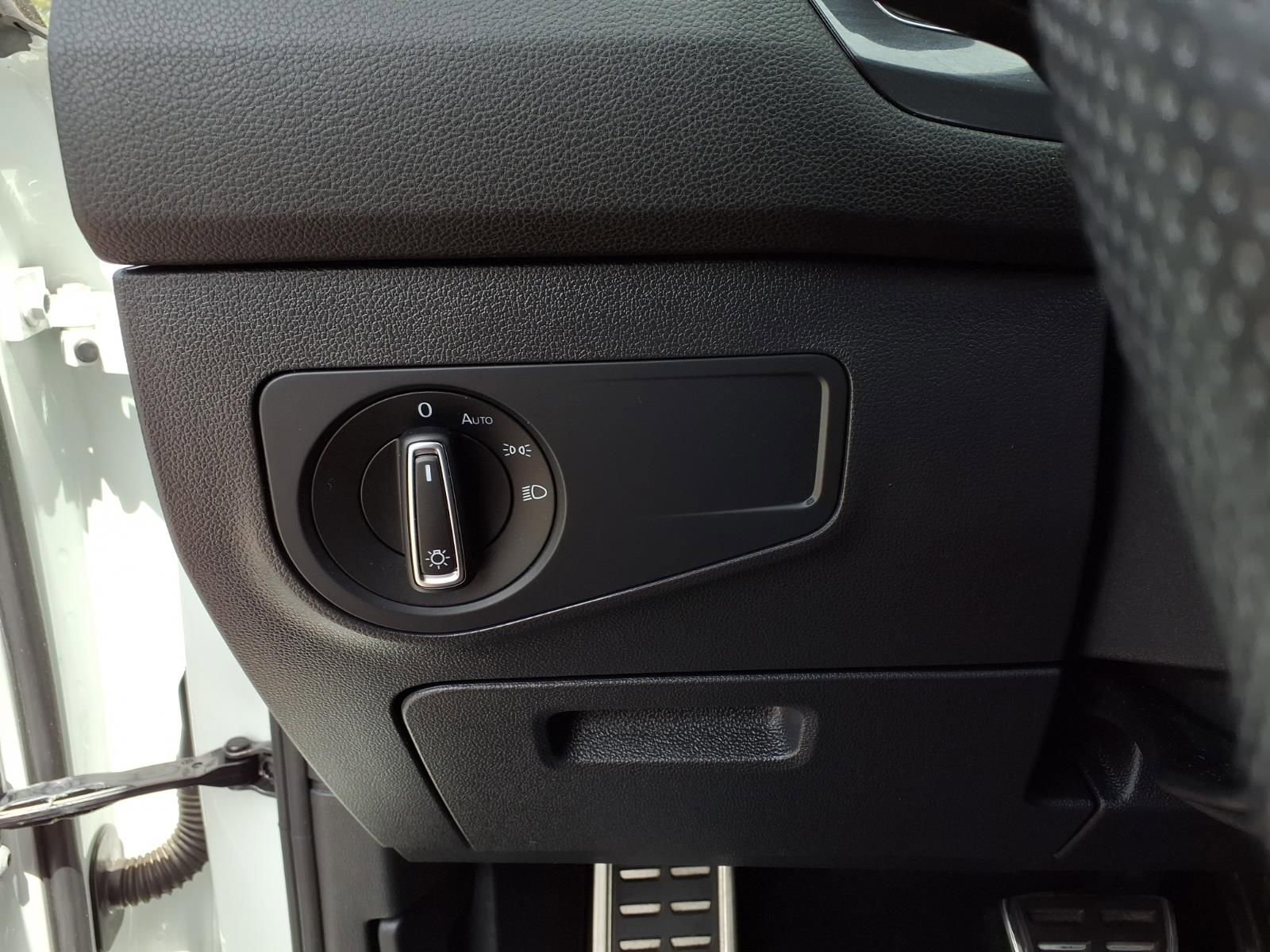 Certified 2023 Volkswagen Tiguan SE R-Line FWD image 16