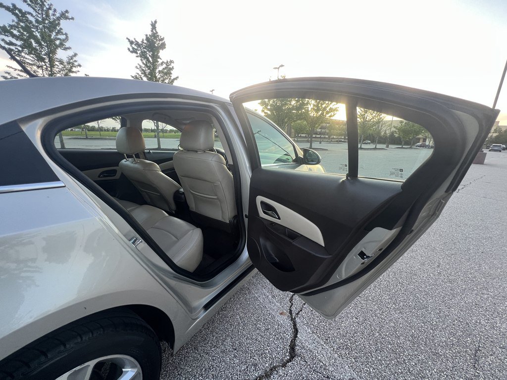 Used 2013 Chevrolet Cruze LT FWD image 12